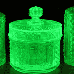 how to identify uranium glass